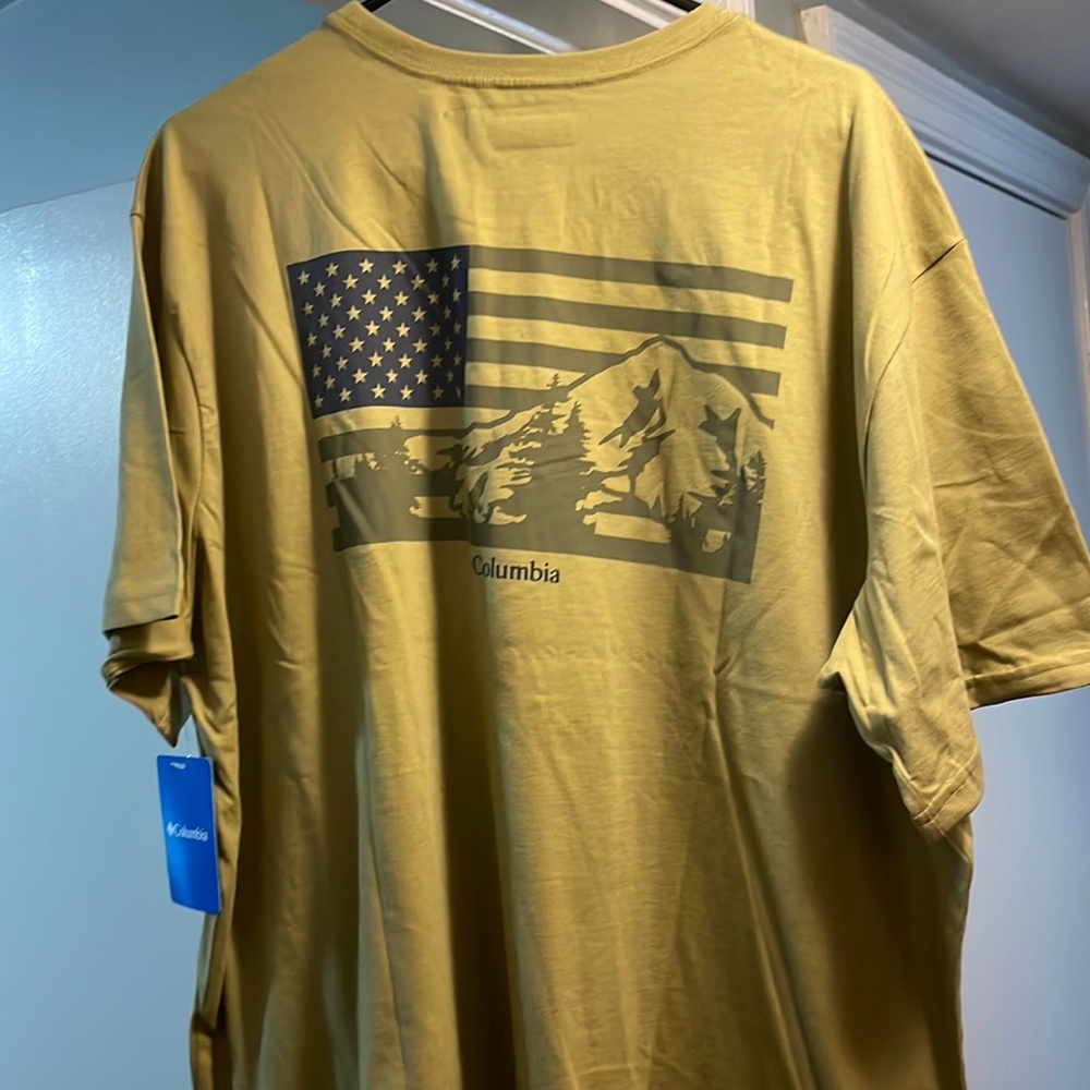 Columbia  Rockaway River back Graphic SS New with Tag XXL T shirt